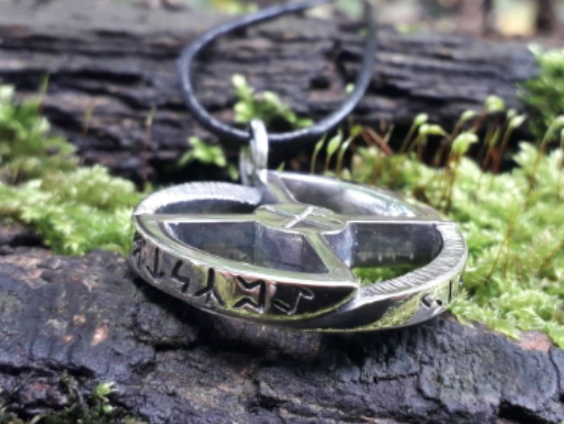 'Sowelu' Silver Suncross - Image 3